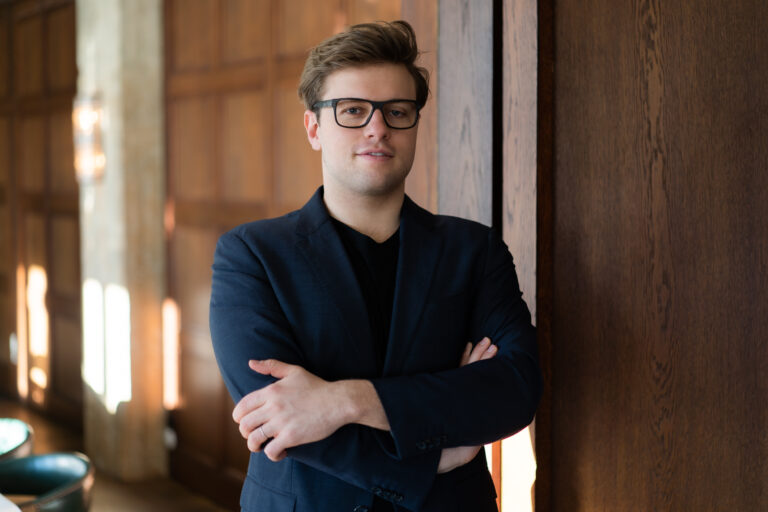 Outside Society – Wenn das Büro im Wald steht